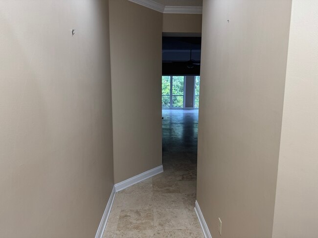 Building Photo - 300 Bermuda Bay Cir