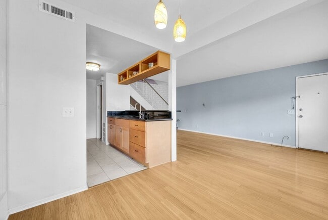 Building Photo - 1085 Sierra Madre Ave