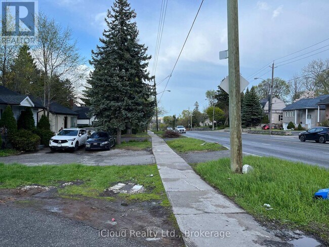 Photo du bâtiment - 104 Steeles Ave E