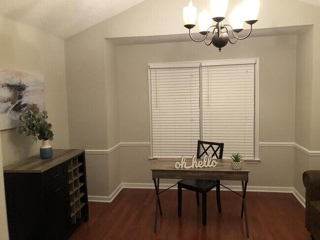 Building Photo - Furnished Rental