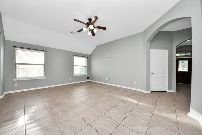 Building Photo - 2402 Village Lakes Dr