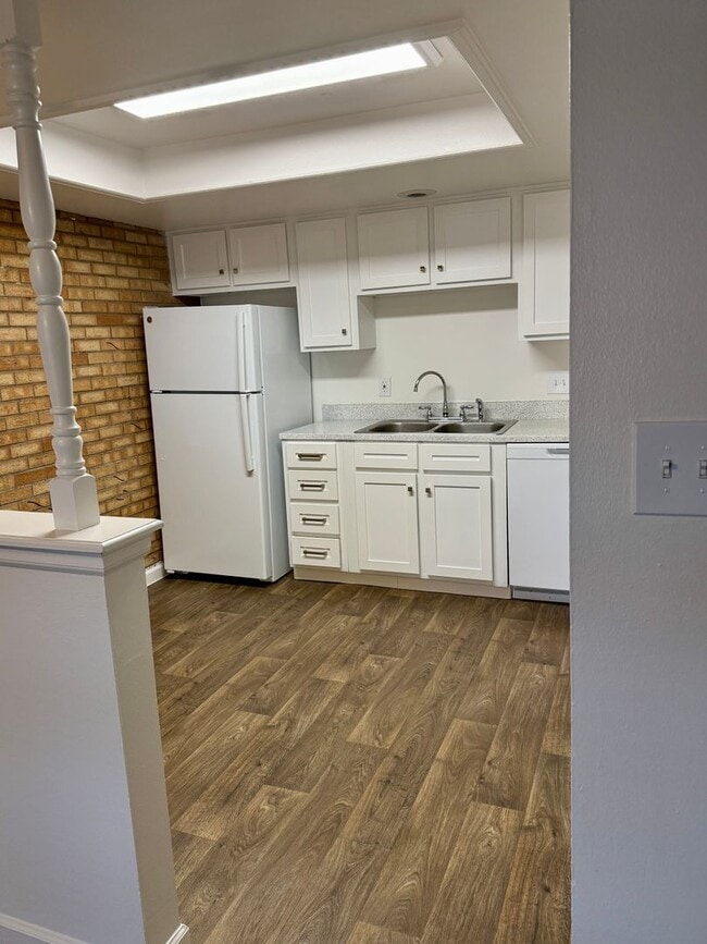 Interior Photo - Applewood Crest Townhomes & Apartments