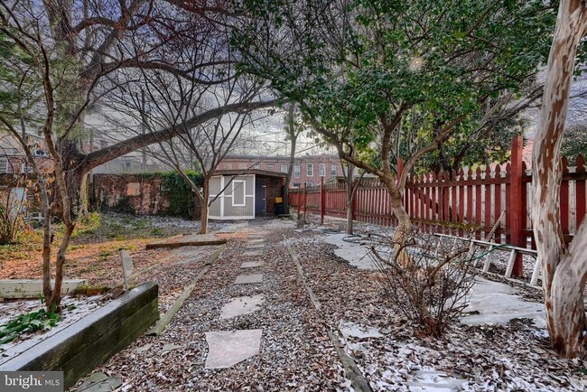 Building Photo - 1509 W Lombard St