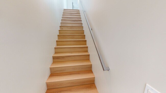 Building Photo - 212-214 IB Blvd.