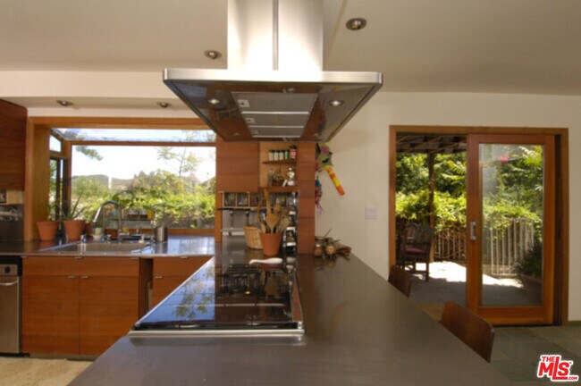 Foto del edificio - 4980 Alatar Dr