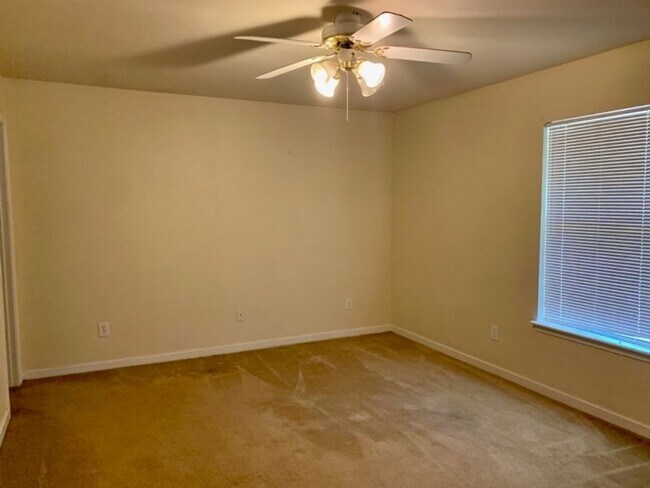 Foto del edificio - 2/2 For Rent in Barnett Bend!