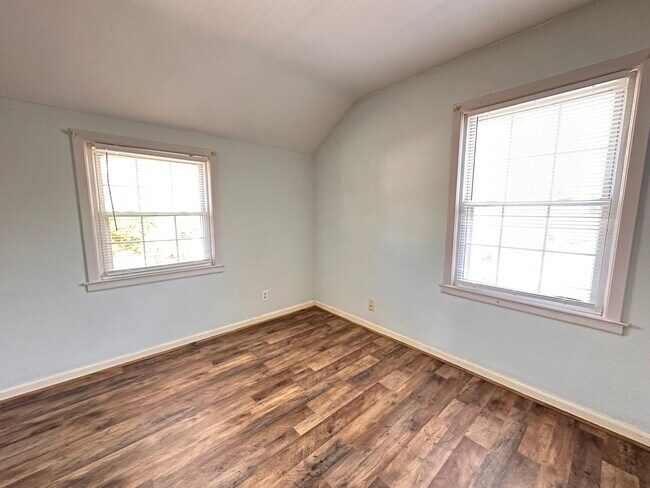 Building Photo - 762 Ross Ave