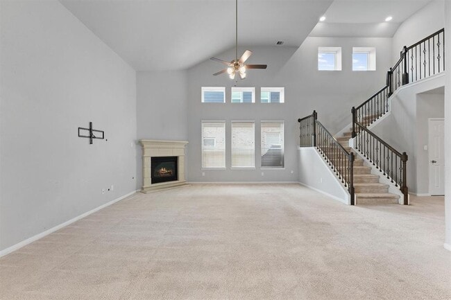 Building Photo - 5443 Grand View Dr