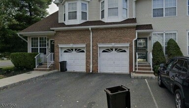 Building Photo - 1 Saddle Ct