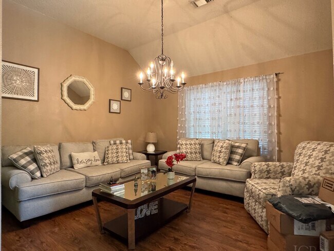 Foto del edificio - 26522 Lucas Canyon Ln