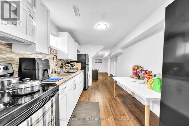 Building Photo - 702 Leeder Ct