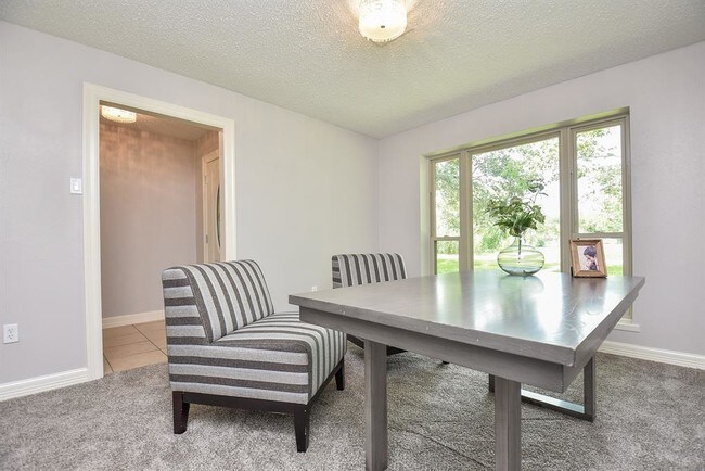 Foto del edificio - 2560 Leisure Ln