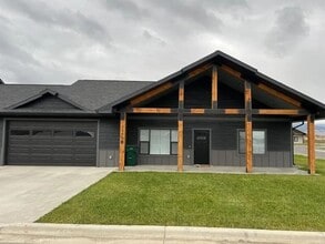 Building Photo - 3995 Lucas Ct