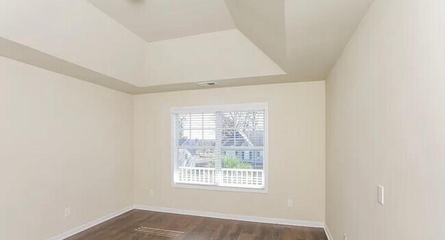 Building Photo - 151 Greenbank Dr