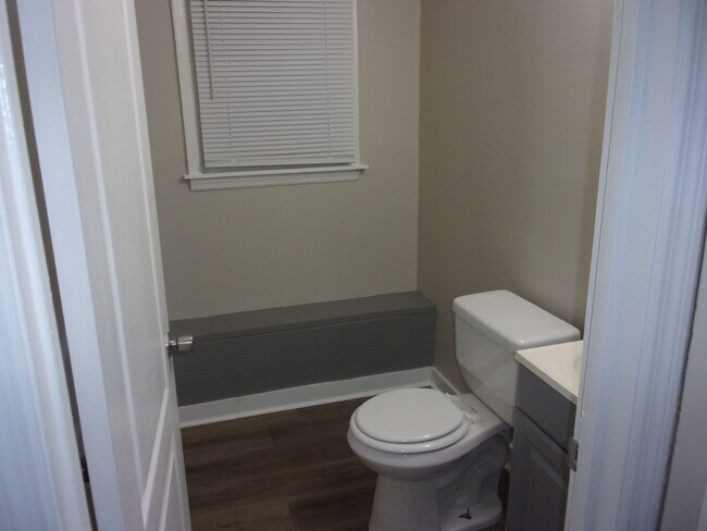 Foto del edificio - 1290 N McNeil St