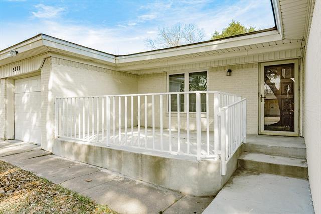 Foto del edificio - 5821 Circular Dr