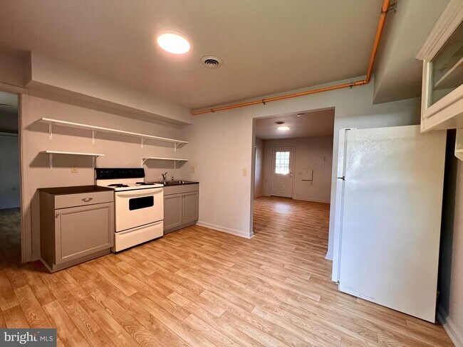 Building Photo - 326 E Liberty St