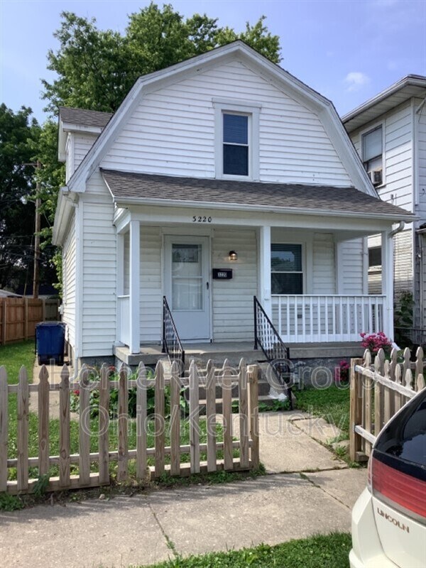 Primary Photo - 3220 E 4th St