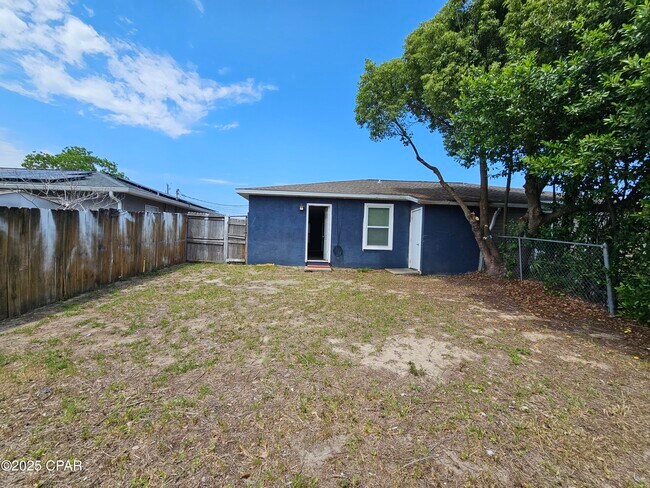 Foto del edificio - 3707 Burnham Way