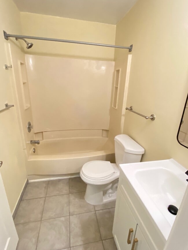 Hallway bathroom - 304 Diamond Dr
