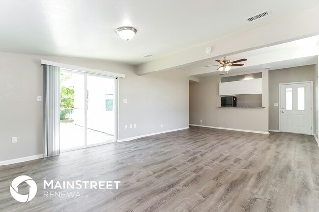 Building Photo - 4097 Porpoise Dr SE