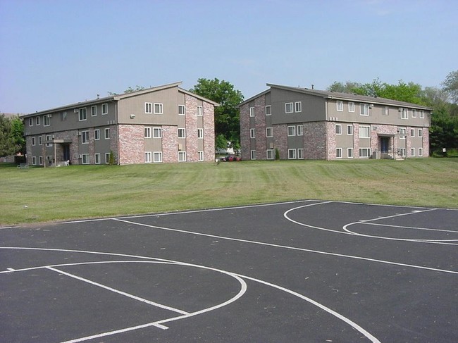 Basketball Court - Cedar Crest Apartments