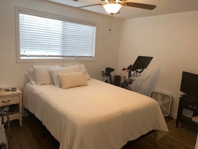 Foto del edificio - 3724 Tudor Way SE
