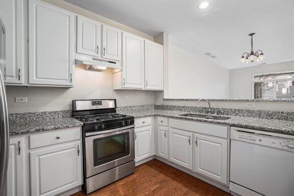 Building Photo - 2552 Golf Ridge Cir