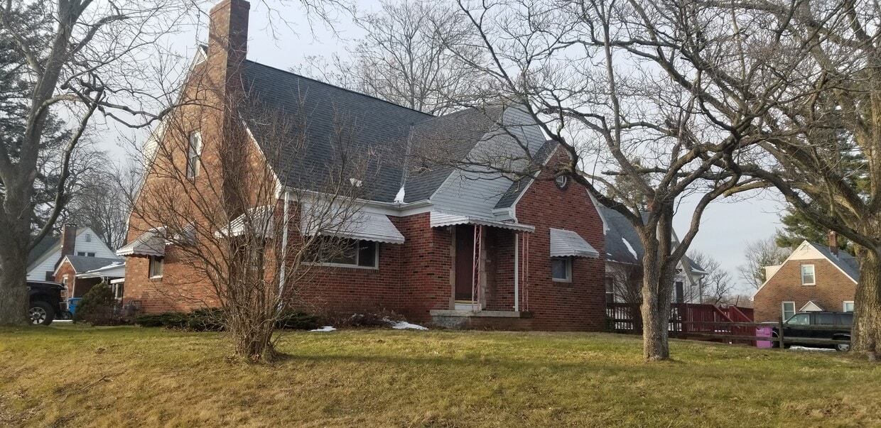 878 S Main St, Mansfield, OH 44907 House Rental in Mansfield, OH