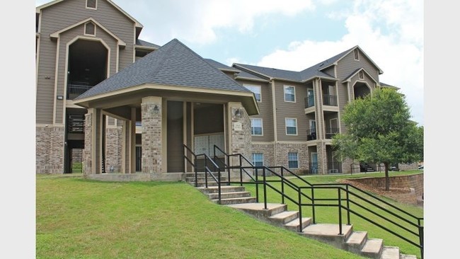 Eagle Ridge Apartments - Apartments in San Antonio, TX | Apartments.com