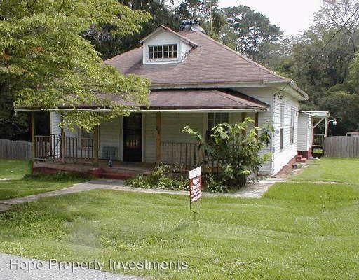 Primary Photo - 3 br, 1.5 bath House - 21 New St