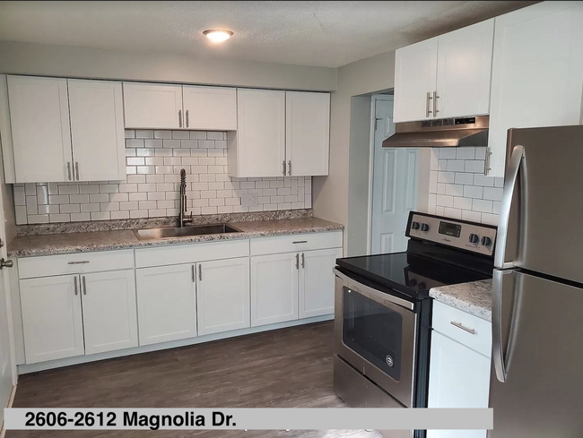 Building Photo - 2606 Magnolia Dr