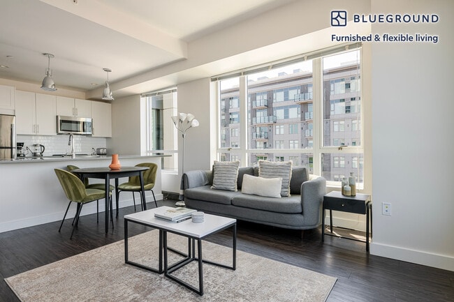 Building Photo - 449 Canal St