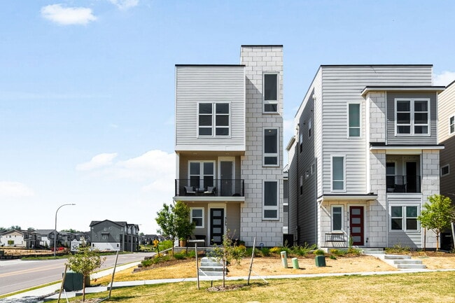Building Photo - 5125 Queen Ct