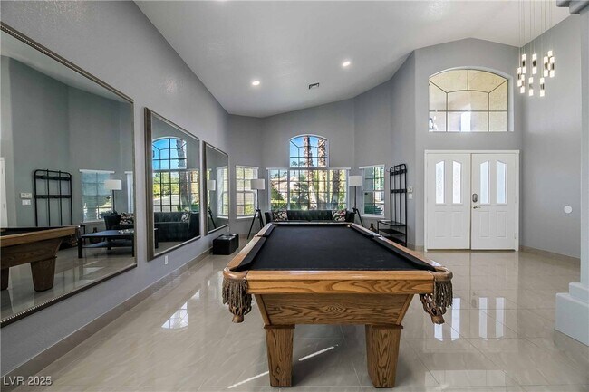 Building Photo - 1400 Castle Crest Dr