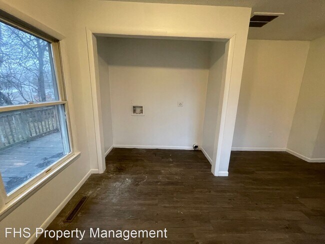 Building Photo - 3 br, 2 bath House - 1331 N Brown Ave