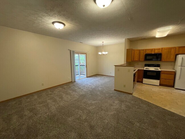 Foto del edificio - 3 Bedroom 3.5 Bath Townhouse