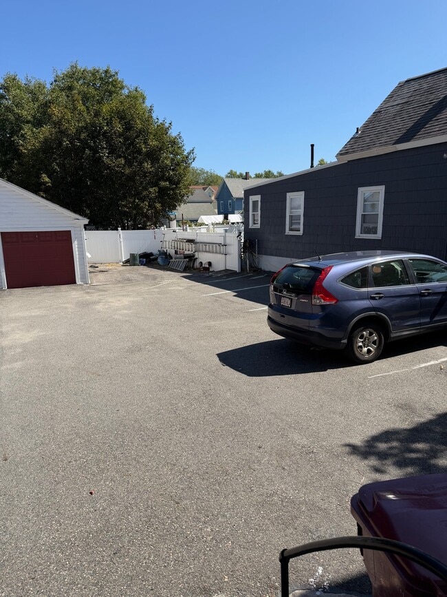 Building Photo - 42 Gorham St