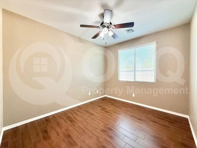 Building Photo - 293 E Glacier Dr