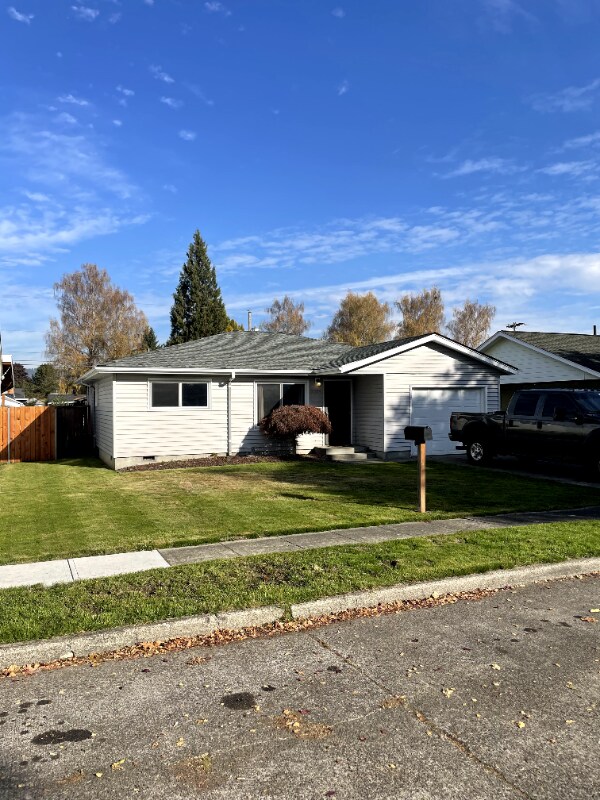 Primary Photo - 3024 Garfield St