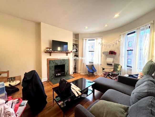 Building Photo - 616 Columbus Ave