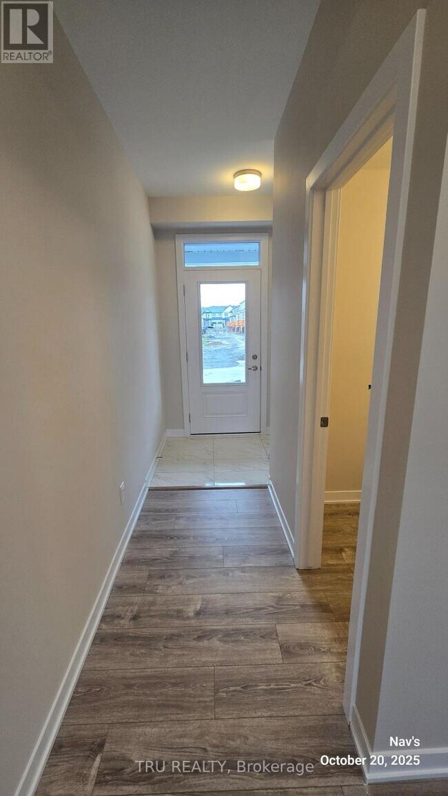 Photo du bâtiment - 887 Andesite Ter