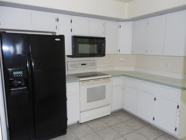 Foto del edificio - 5592 W Woodside Dr