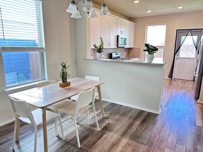 Foto del edificio - 4 Bedroom Single Family Home in Georgetown