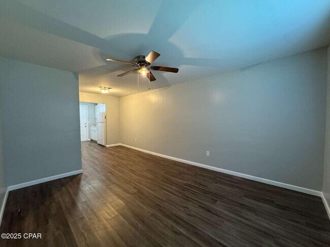 Foto del edificio - 4006 E 11th St