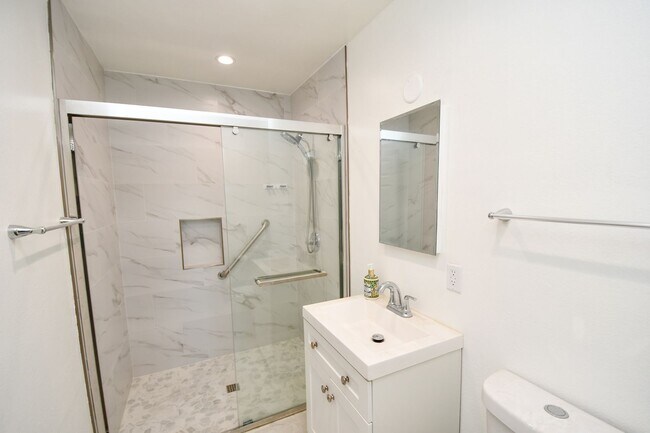 Foto del edificio - 3BED/2BATH Single Story in Camarillo
