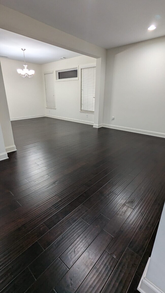 Building Photo - 3265 Trowbridge Dr