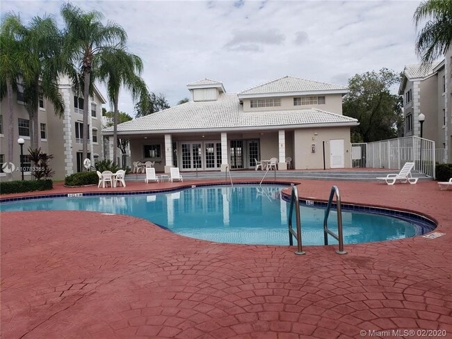 Building Photo - 2831 N Oakland Forest Dr