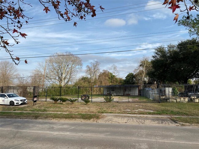 Building Photo - 11625 S Gessner Rd