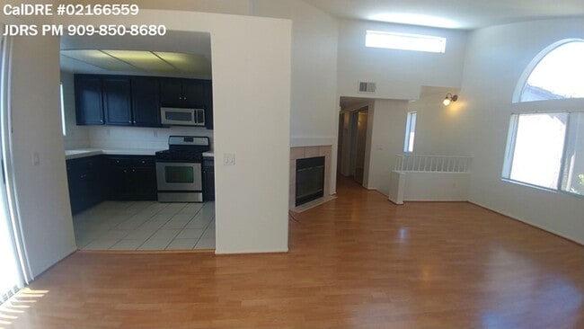 Building Photo - Chino Hills 2 Bedroom Townhome